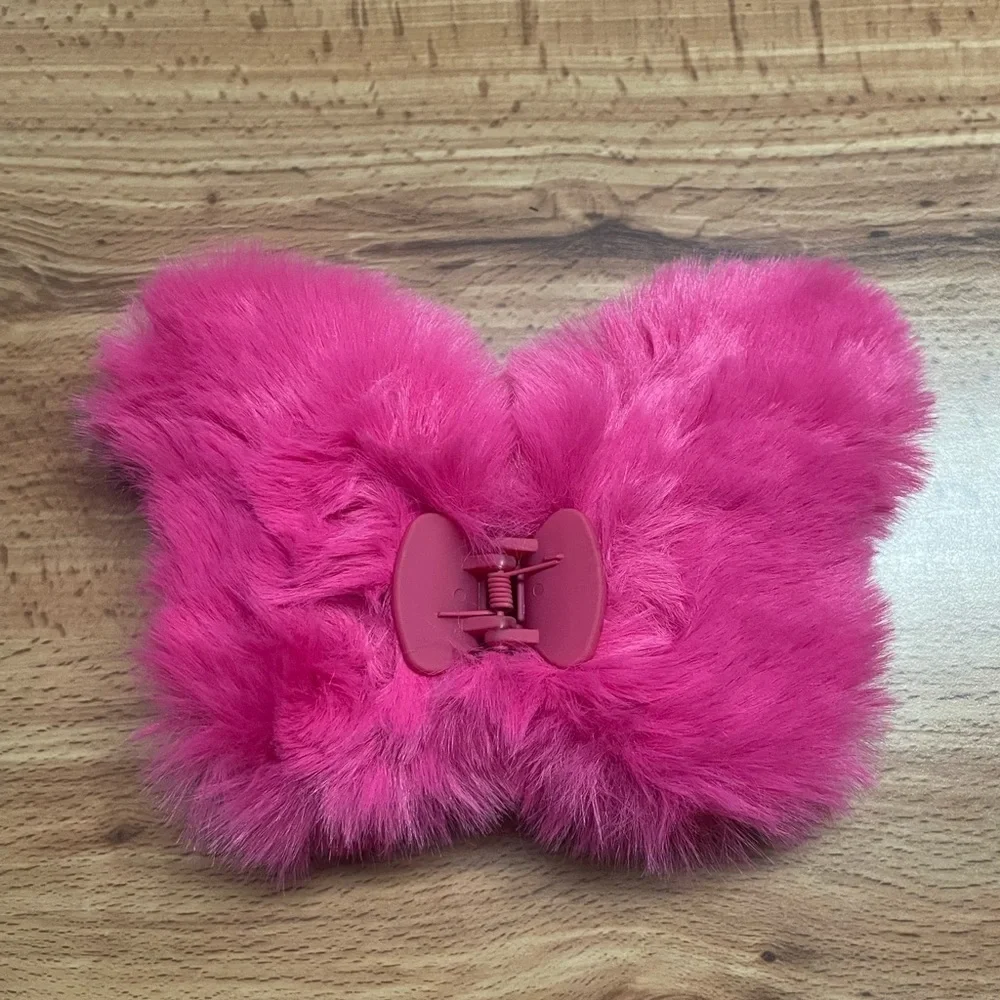 Oversized Butterfly Hair Clip